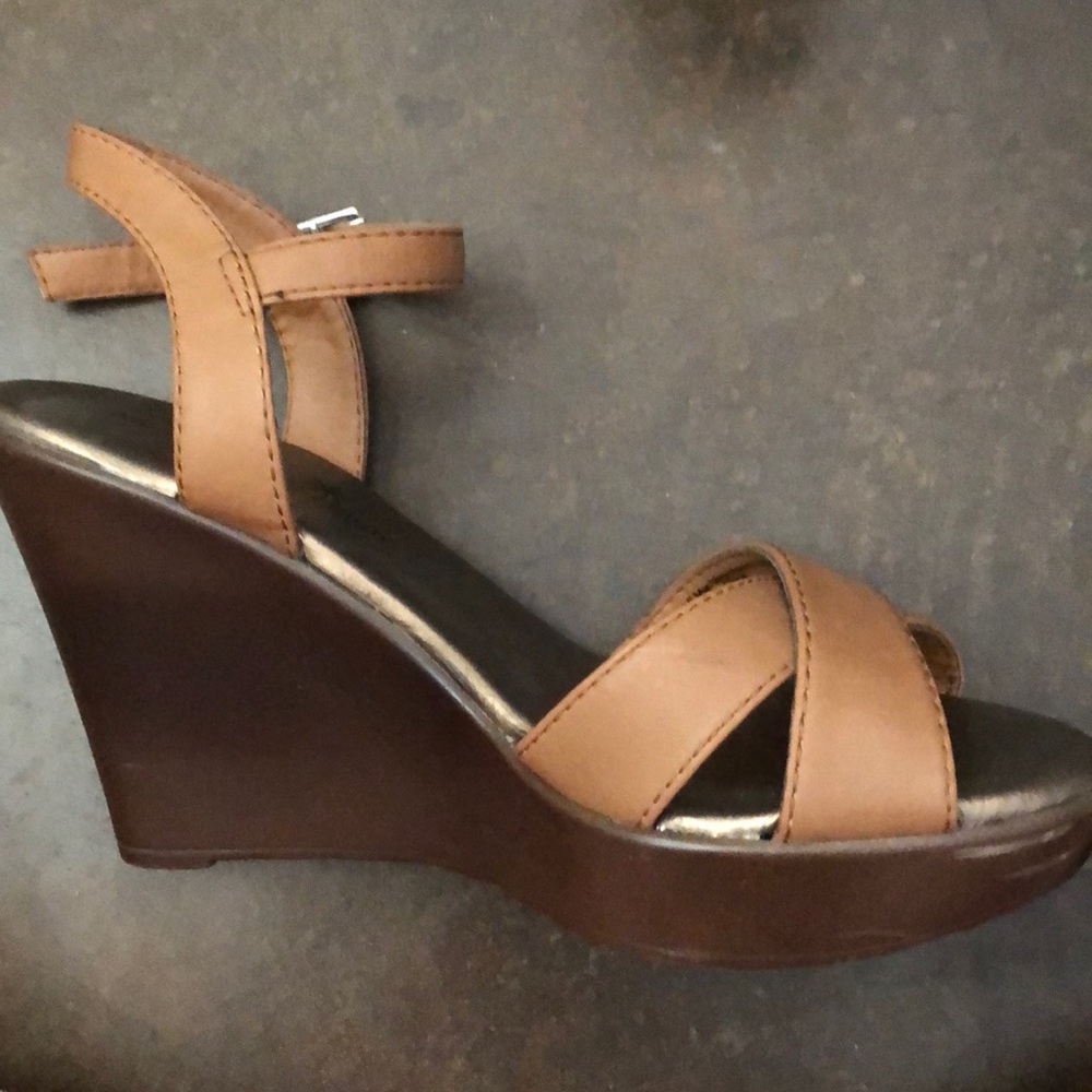Heels - Picture 4 of 4